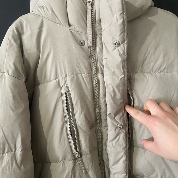 Puffer jacket levis ( size L) - Picture 4 of 9